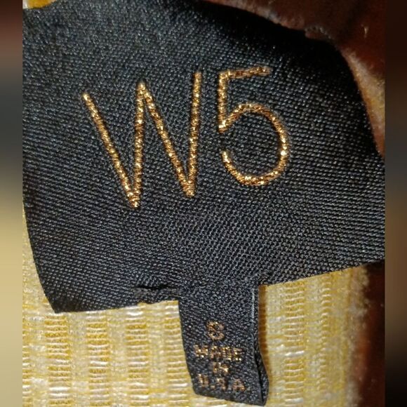 Yellow and white top with yellow butterfly sleeves and a rolled hem Size Med - Picture 3 of 4